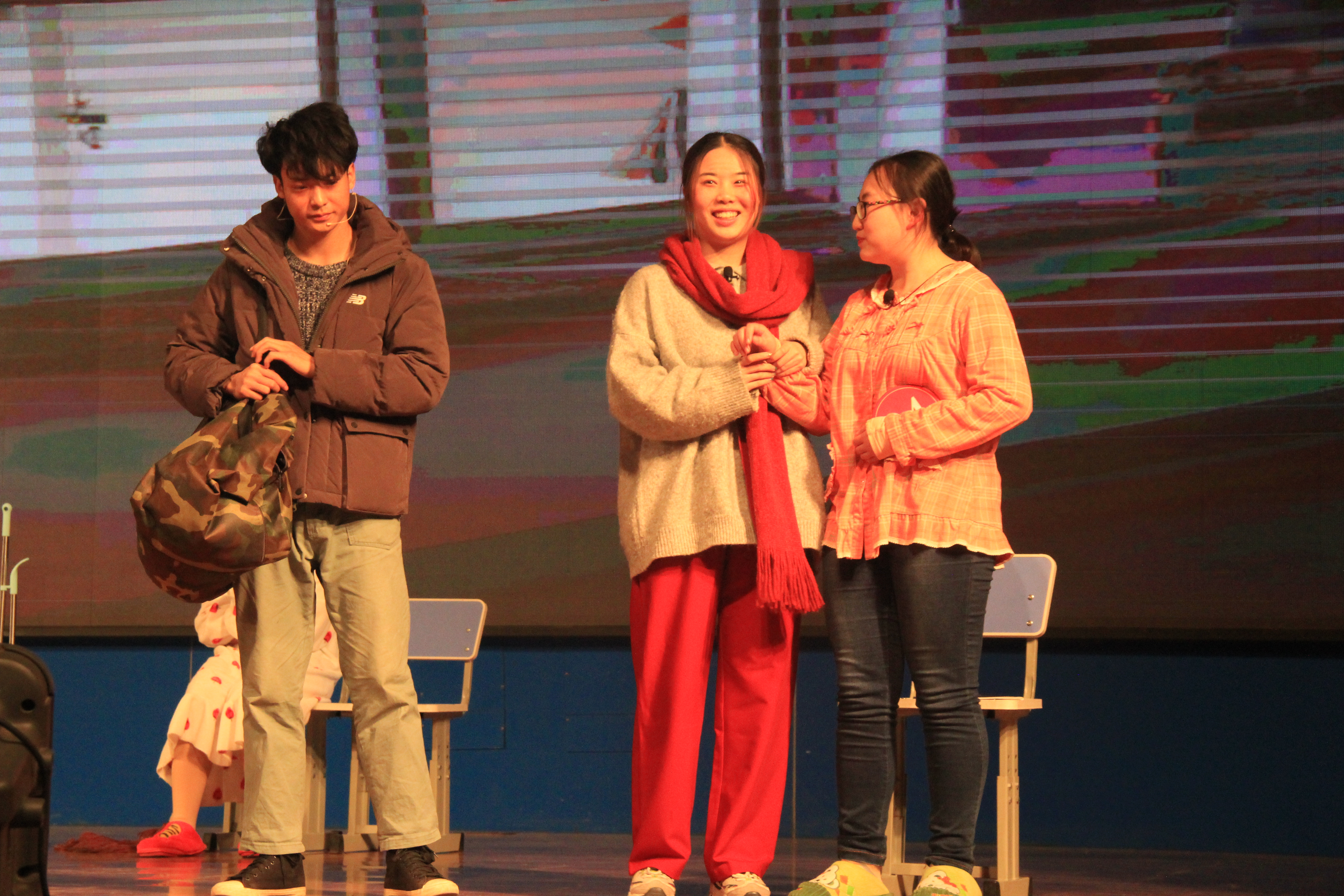 我校第十七届校园相声小品大赛上演